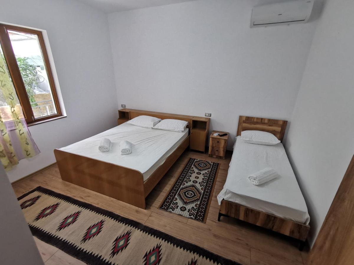 Bed and Breakfast Bujtina Valgent Berat Exterior foto