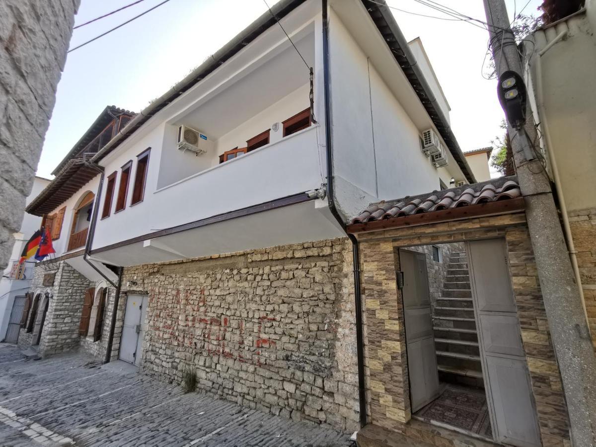Bed and Breakfast Bujtina Valgent Berat Exterior foto