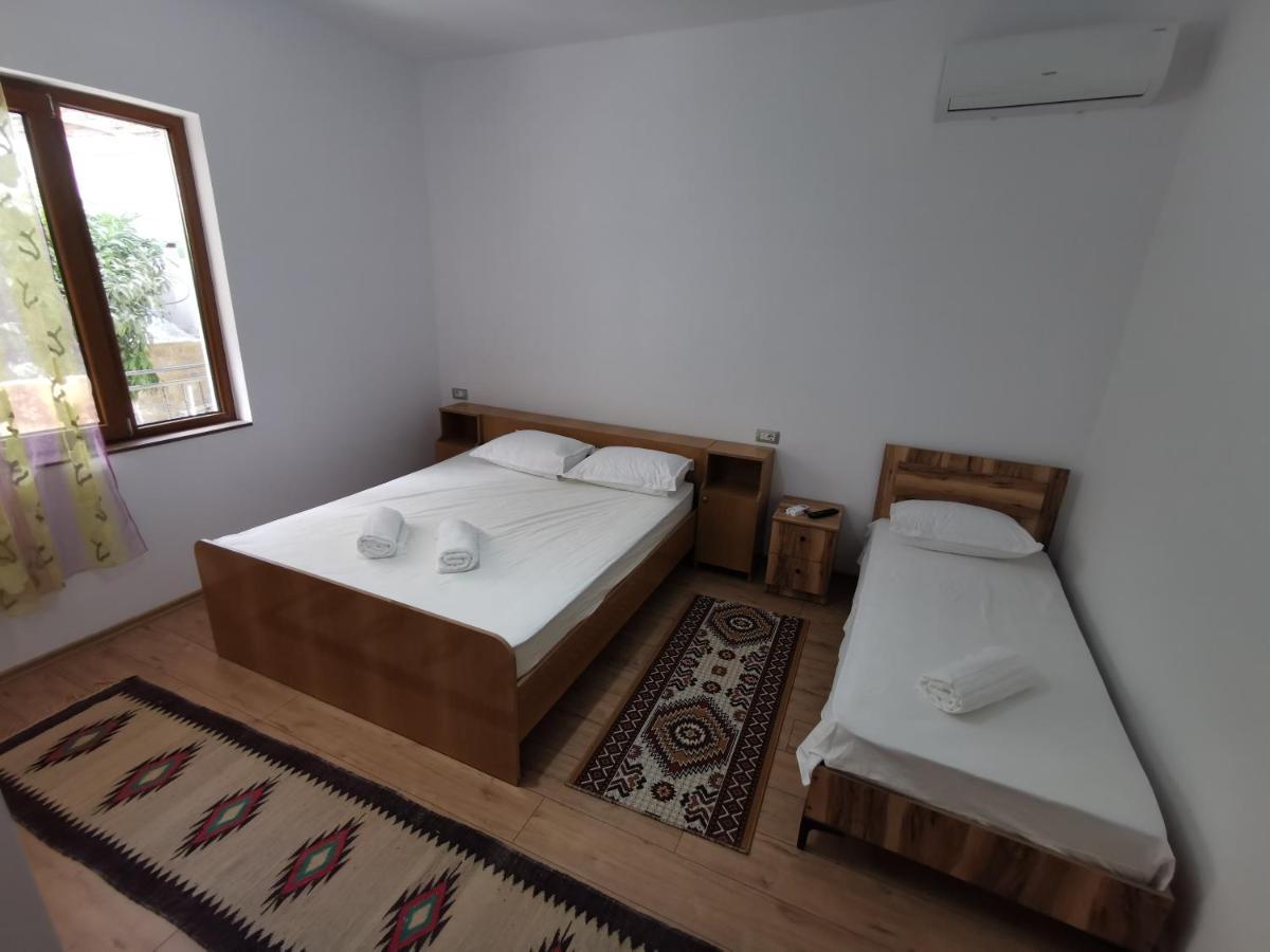 Bed and Breakfast Bujtina Valgent Berat Exterior foto