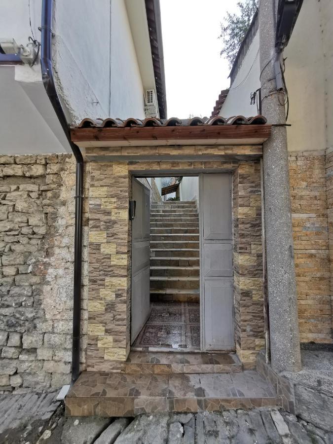 Bed and Breakfast Bujtina Valgent Berat Exterior foto